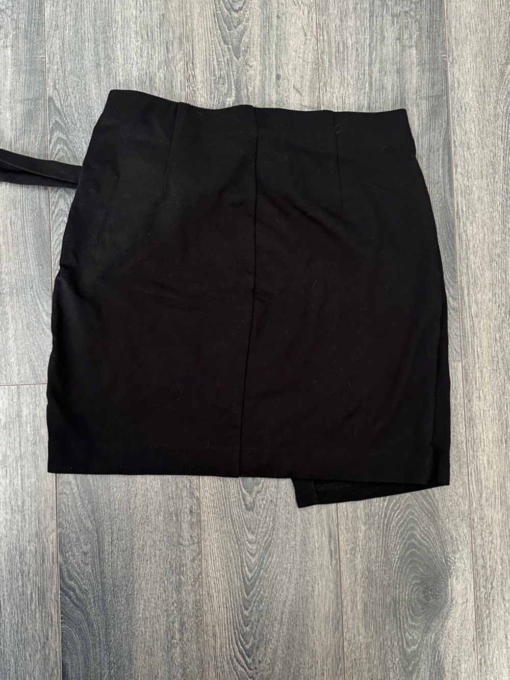 🔥2/$15 NWOT Women’s Black Wrap Mini Skirt with Tie Front Size Medium Academia - Picture 4 of 6